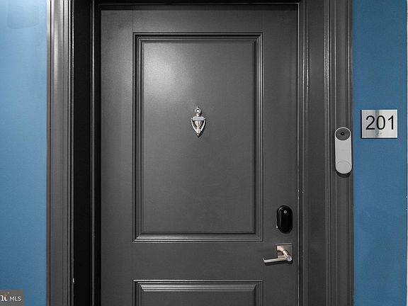 5th image of 3925 Fair Ridge Dr APT 201