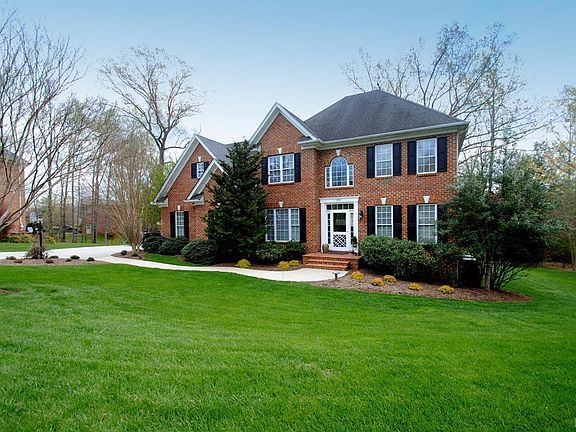 4th image of 202 Earls Ct