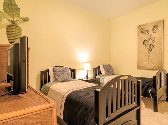 4th image of 310A Padre Blvd