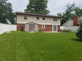 1404 Salem Dr, Belleville, IL 62221