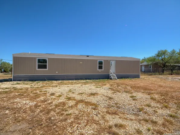 345 COUNTY ROAD 6845, Lytle, TX 78052