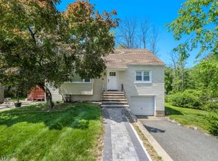 6 Waughaw Rd, Towaco, NJ 07082