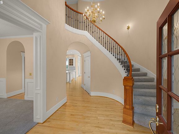 4th image of 2215 NW Crestview Way