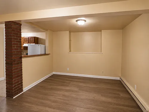 9 Thompson St #BASEMENT Photo 1