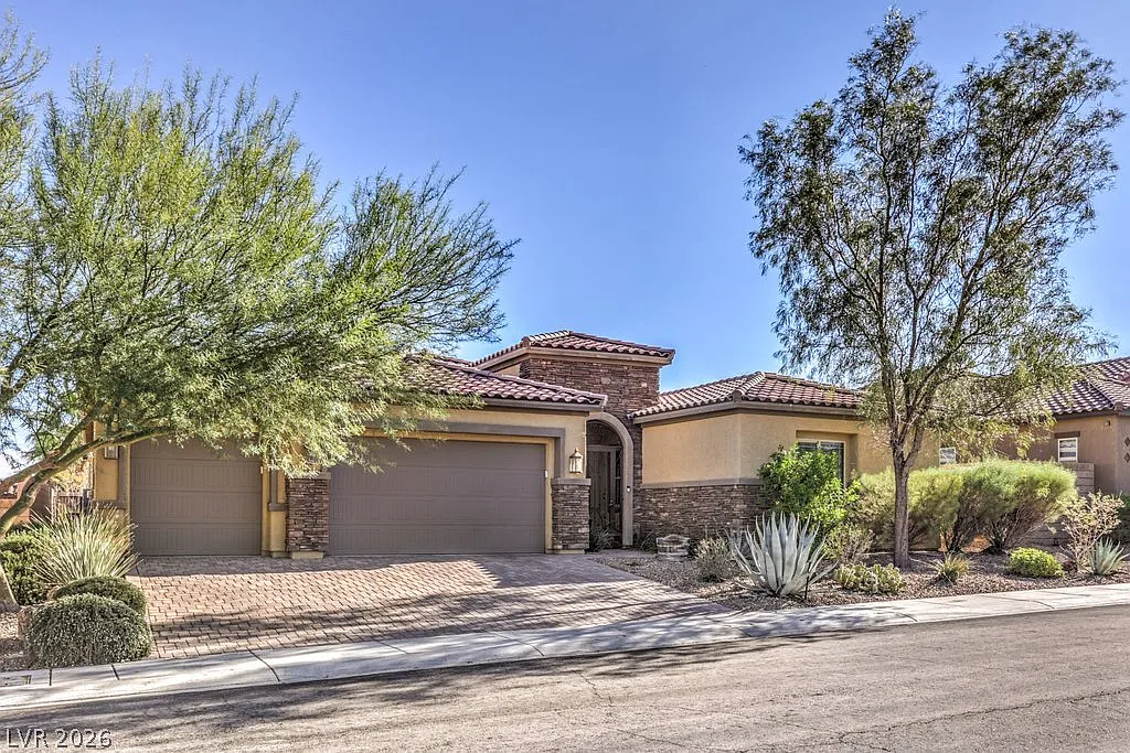 3 bed, 3.5 bath, 3137 sqft, $3,900 — Photo 3