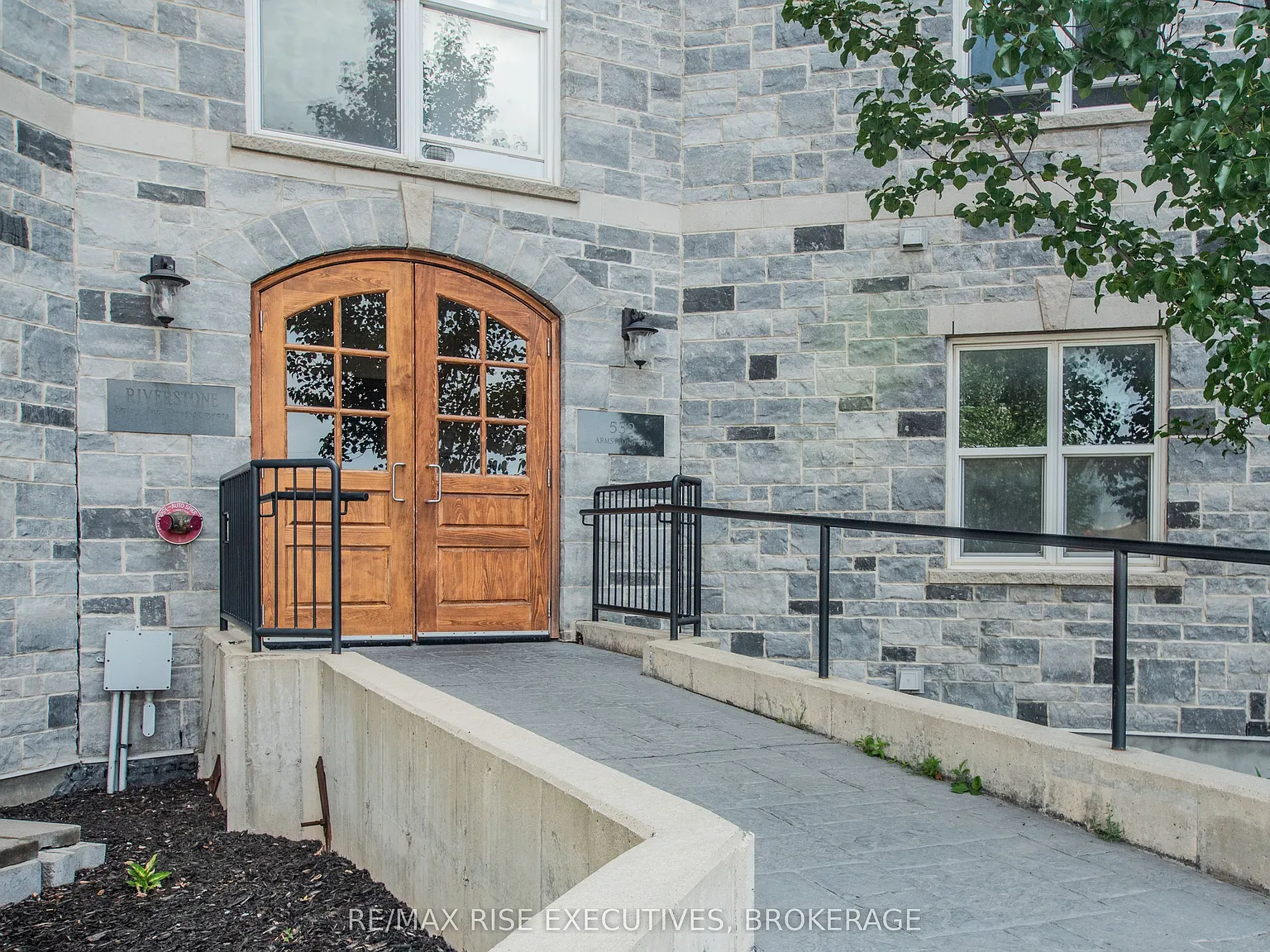 1 bed, $2,095 — Photo 3