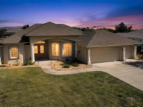 3rd image of 721 Rotonda Cir
