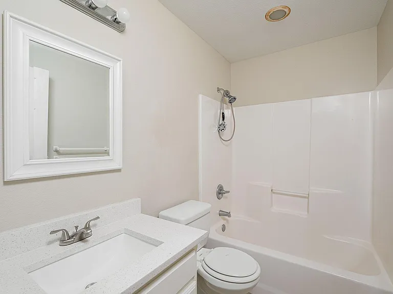 640 W Marshall Dr — Photo 8