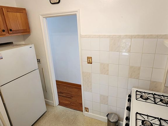 3rd image of 141-27 Union Tpke #1-D