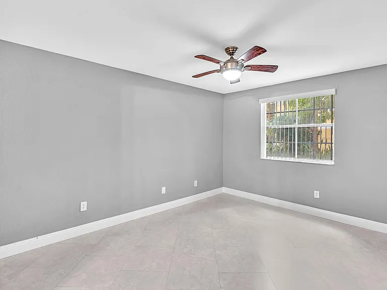 2881 N Oakland Forest Dr #105 — Photo 24