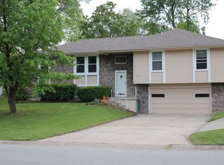 18307 E Hanthorn Dr, Independence, MO 64057