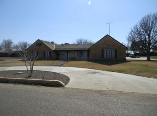 1301 Ebeling Dr, Plainview, TX 79072