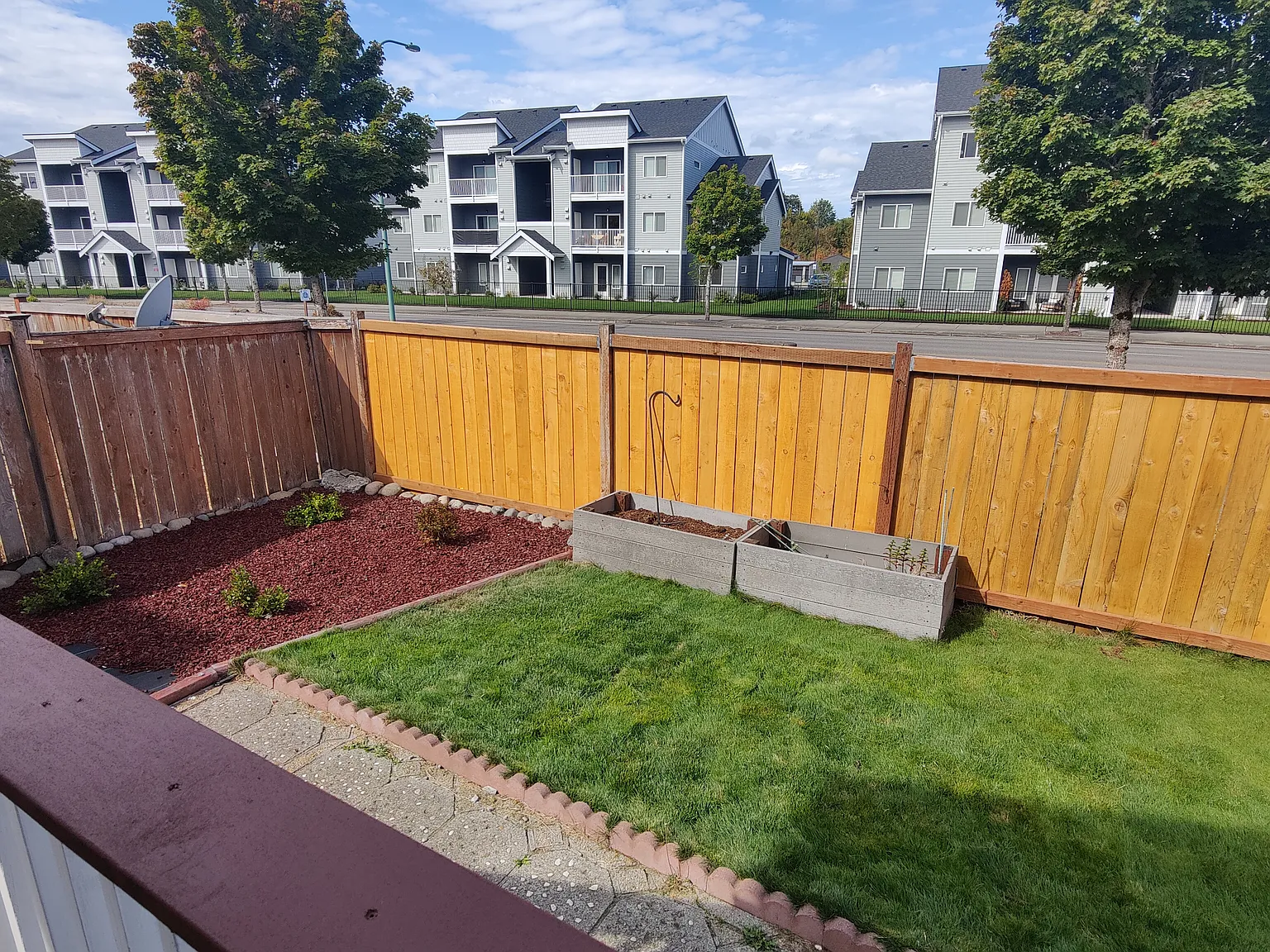 3 bed, 2.5 bath, 1732 sqft, $2,500 — Photo 4
