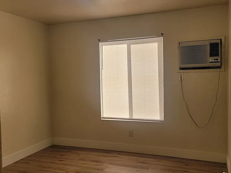 Cedarwood Apartments — Photo 5