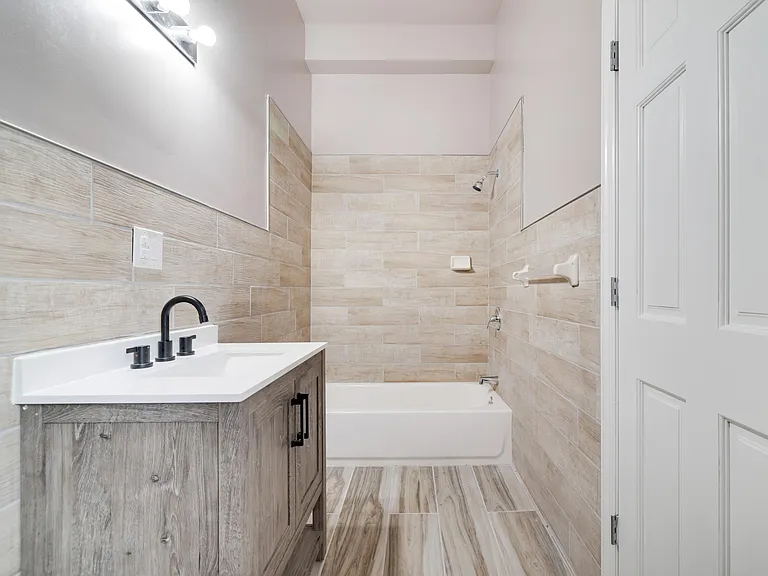 51 S Poplar St #301 — Photo 5