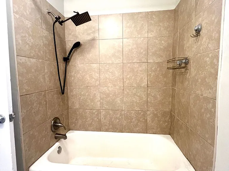 905 Poplar Dr — Photo 10