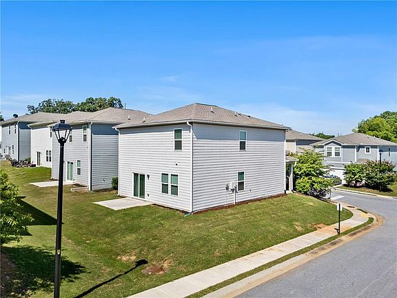 4th image of 44 Wynn Way