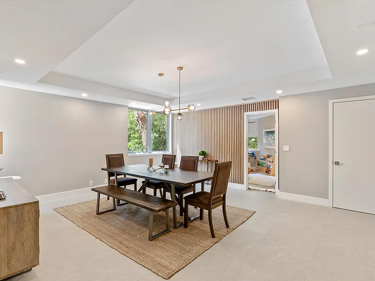 1509 NE 4th Pl — Photo 7
