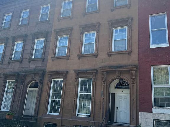 2nd image of 1323 W Fayette St Unit 4
