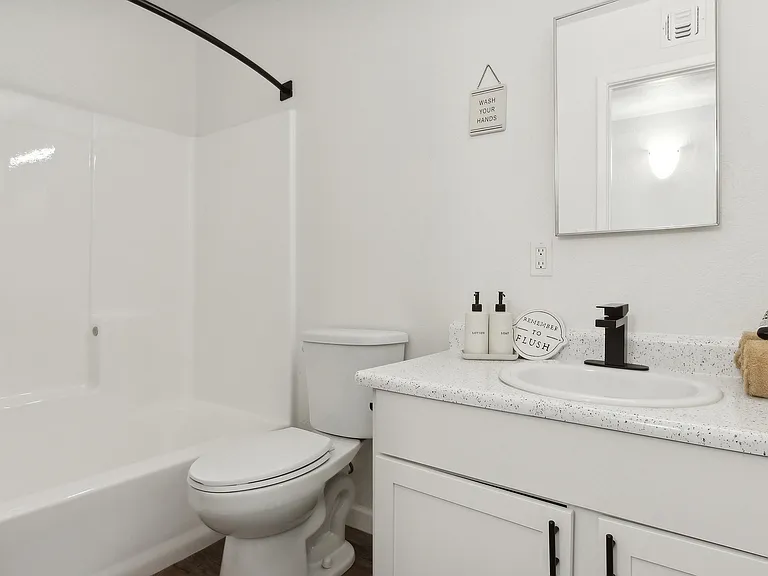 ReNew Flagstaff East — Photo 9