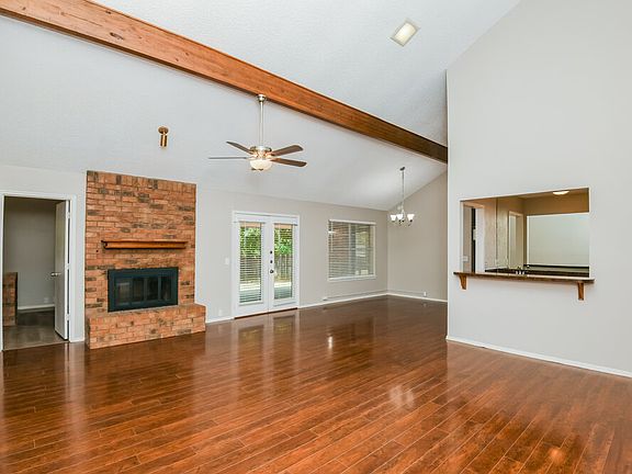 3rd image of 1307 Brookfield Ln