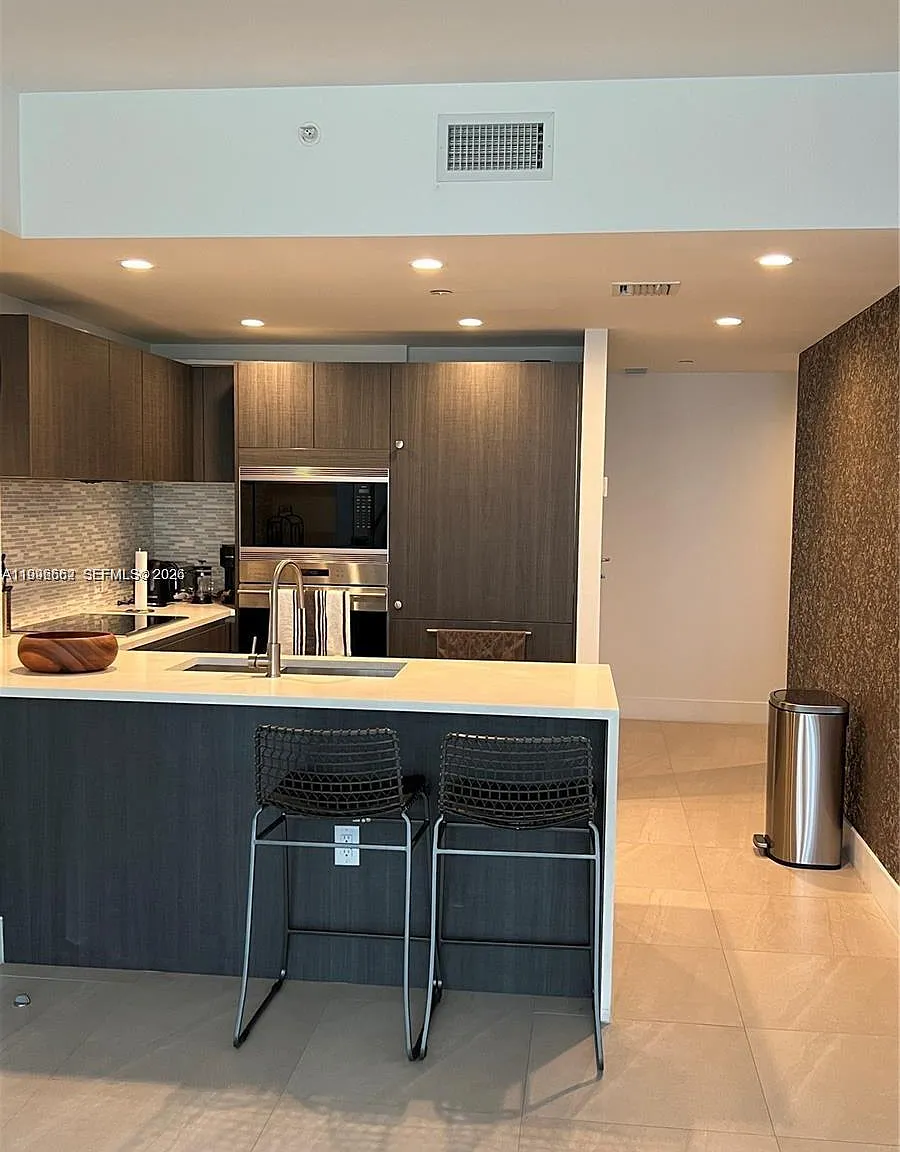 2 bed, 1211 sqft, $8,000 — Photo 4