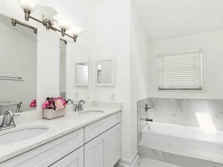 2480 Ridgehampton Ct — Photo 12
