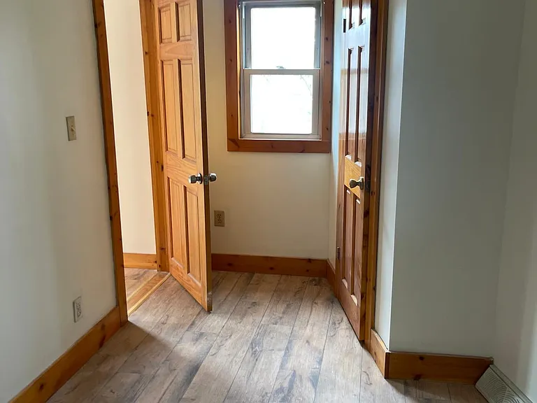 112 Platt St — Photo 2