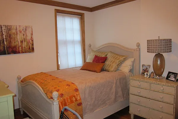 Rented by Avi Nash Associates | media 16