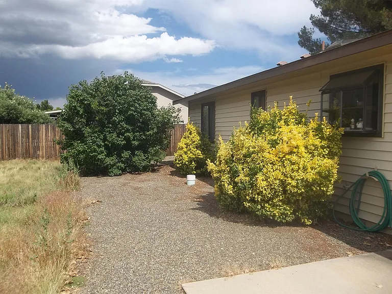 4924 N Spring Dr — Photo 5