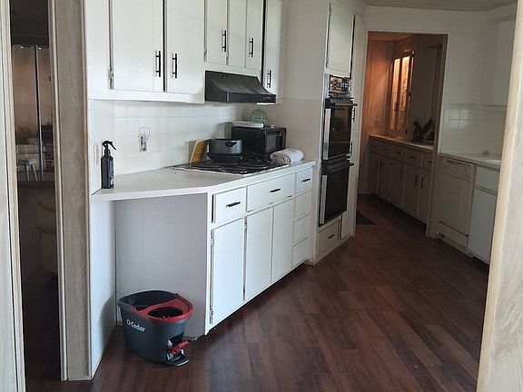 5th image of 288 Hollywood Ln