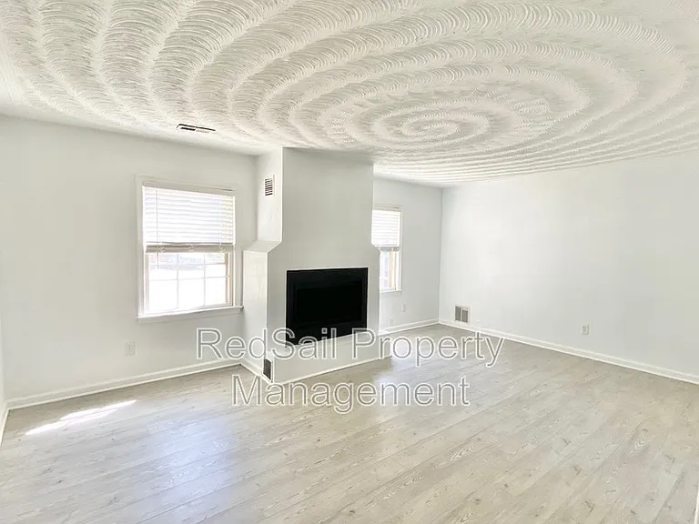416 Hustings Ln #F — Photo 3