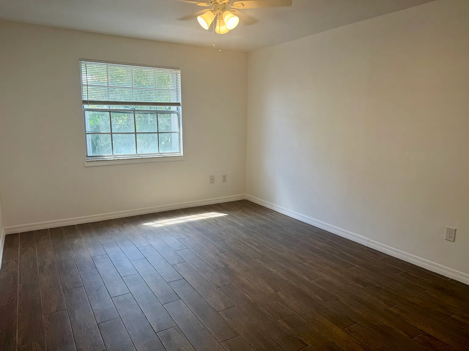 3210 W Kennedy Blvd — Photo 3
