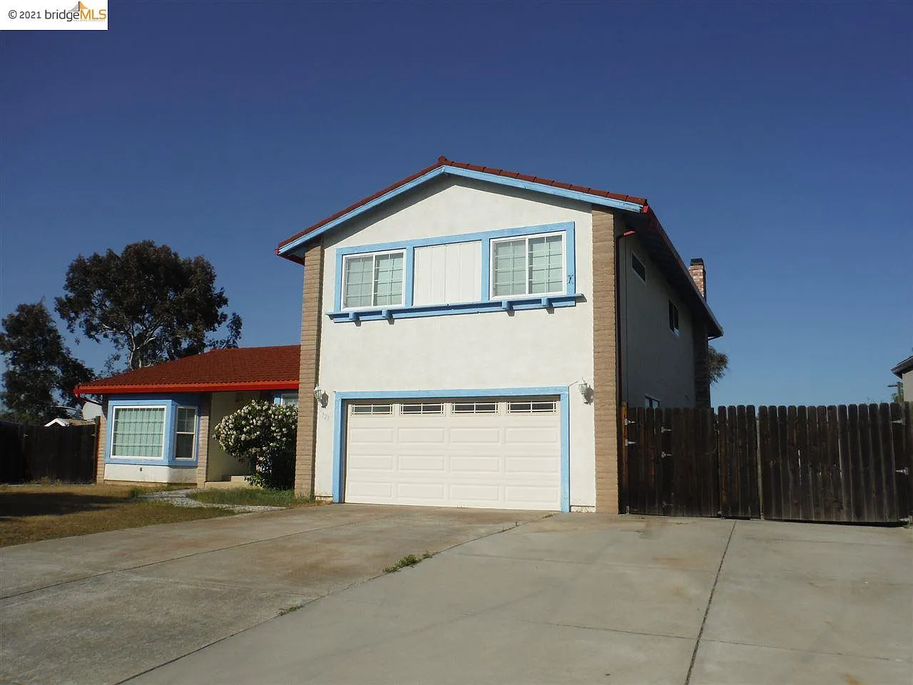 121 Regent Dr photo 1