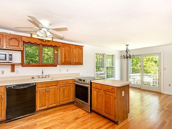 5th image of 5 Winslow Ave #5