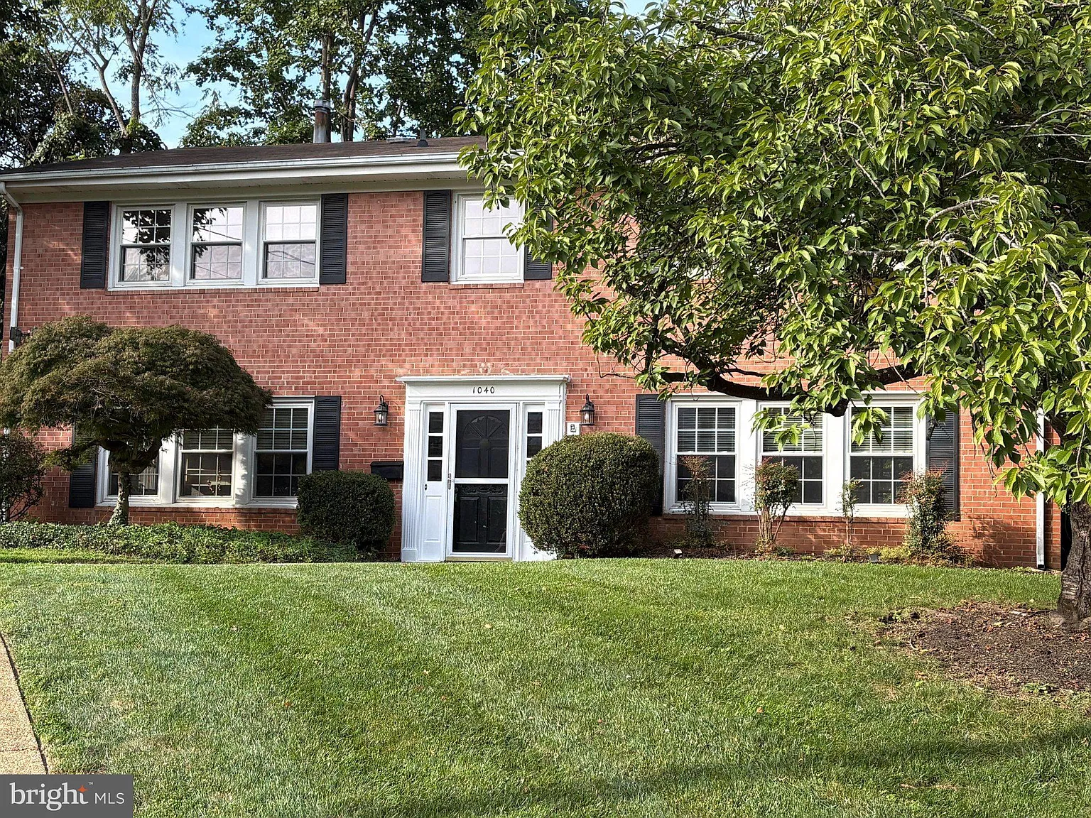 4 bed, 3.0 bath, 2760 sqft, $4,695 — Photo 1