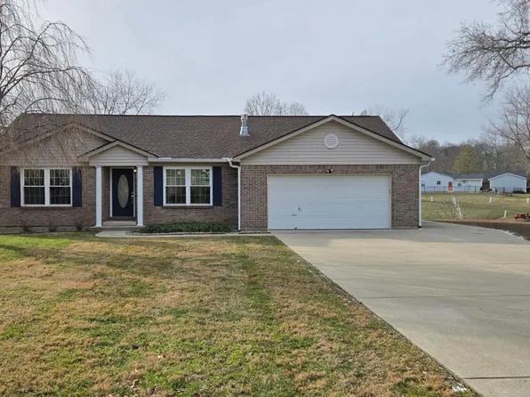 114 Munster Dr, Fayetteville, OH 45118