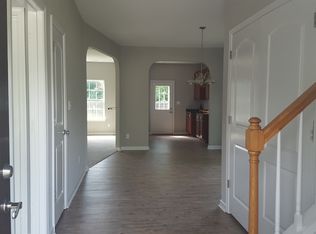 900 Michael Dr, Chesapeake, VA 23323