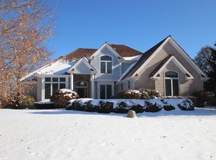 1421 Eagle Ridge Dr, Antioch, IL 60002