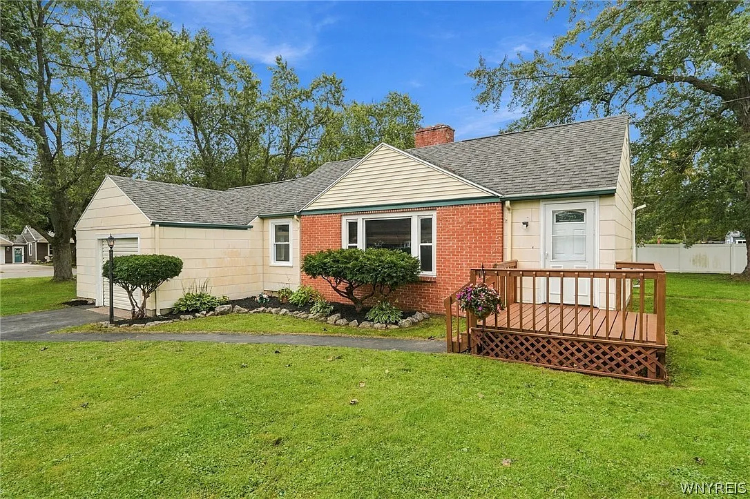 2 bed, 1.0 bath, 964 sqft, $1,700 — Photo 1