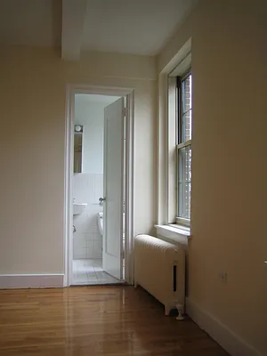 Rented by Siderow Residential Group | media 20