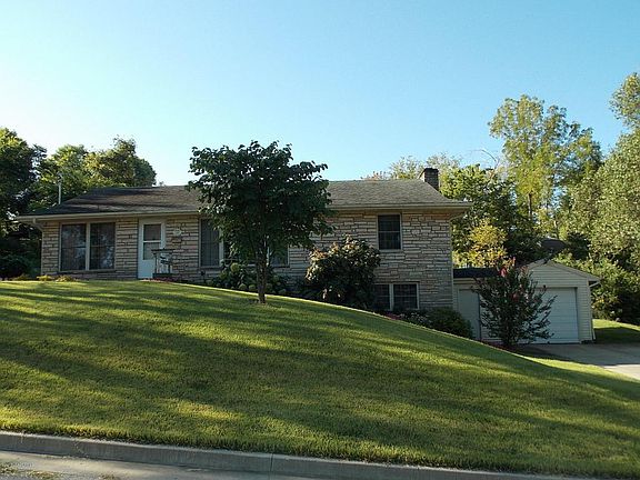 5th image of 2305 Oakview Dr