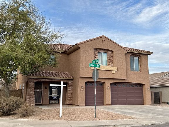 3rd image of 1036 E Oak Rd