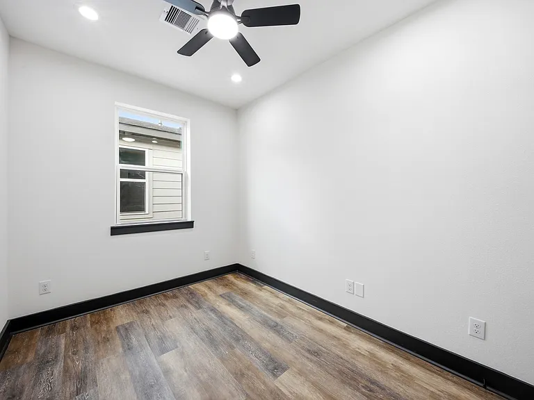 7818 Hanfro Ln #C — Photo 32