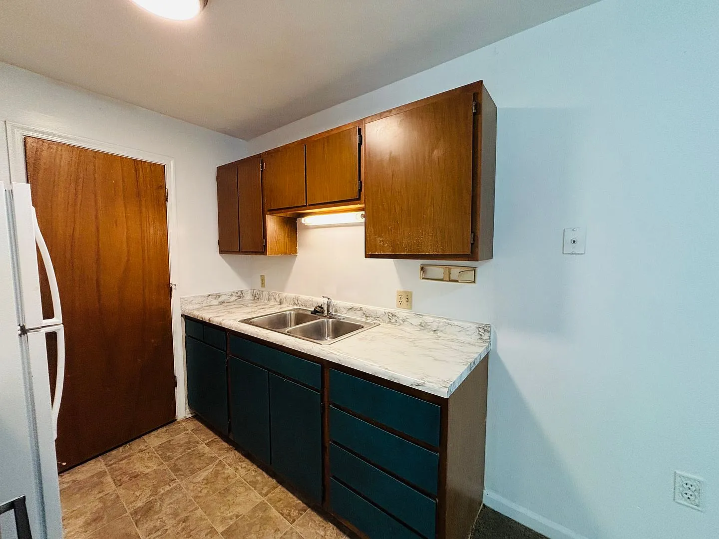 3 Bedroom 1 Bath Condo — Photo 4
