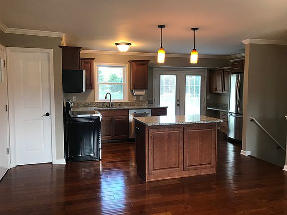 5th image of 1369 Bloomingfield Dr