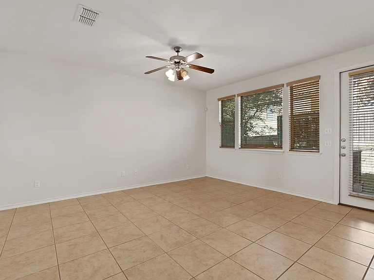4219 Woodbridge Way — Photo 13