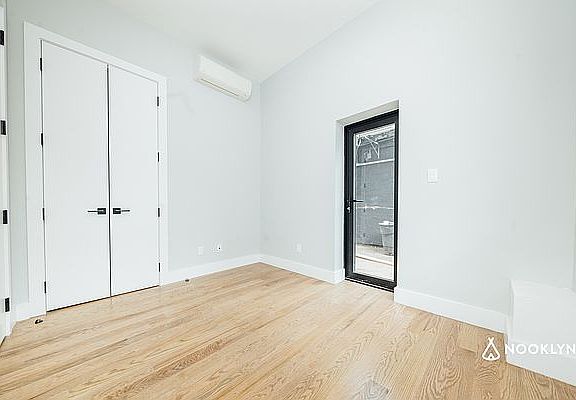 5th image of 644 Lorimer St #1B