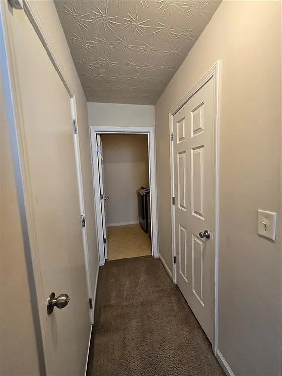 3 bed, 2.5 bath, 1936 sqft, $2,050 — Photo 4