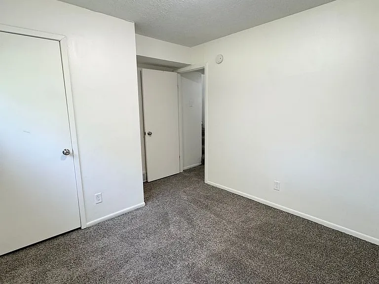 4874 Robin Dr — Photo 13